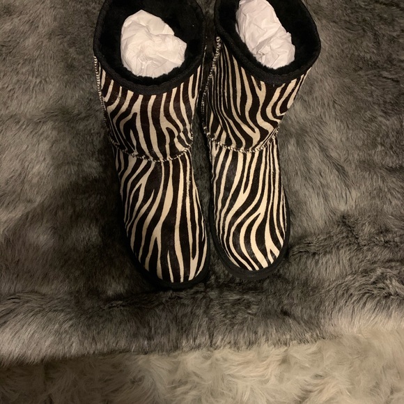 Ugg classic short boots - Picture 6 of 6